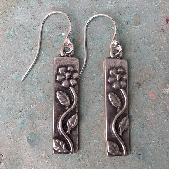 Sterling Silver Sundance charm earrings - Picture 1 of 11